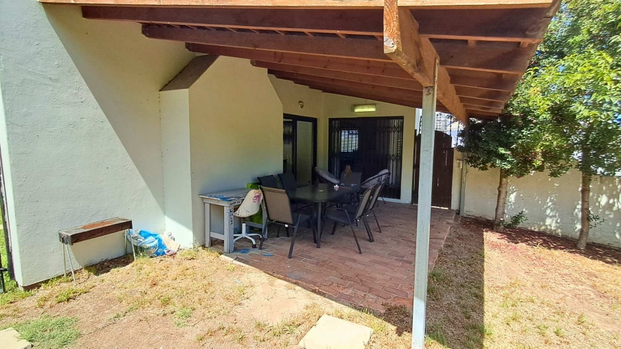 5 Bedroom Property for Sale in Bergsig Western Cape
